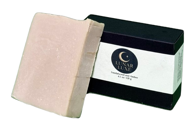 Sandalwood & Amber – Cozy, Smooth, and Timeless